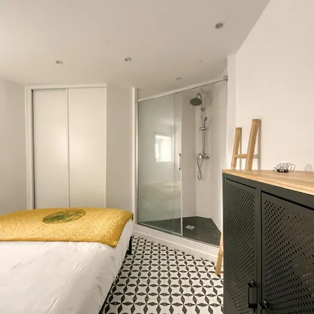 Charming Flat Well Equipped In The Old *